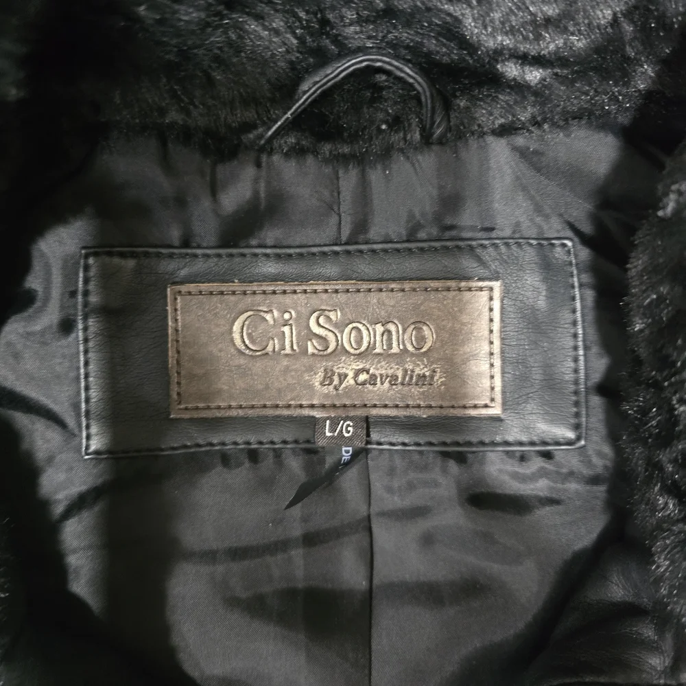 Ci Sono Black Faux Fur Vest with Quilted Trim and Gold Label - Picture 2 of 4